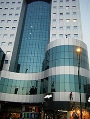 پيچ و رولپلاک سنگ نما، شستشوی نمای ساختمان - تصویر 1