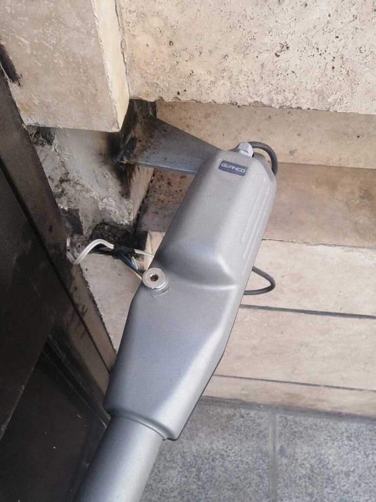 جک پارکینگ بلانکو ۲۲۰ ولت و ۲۴ ولت با باطری - تصویر 2