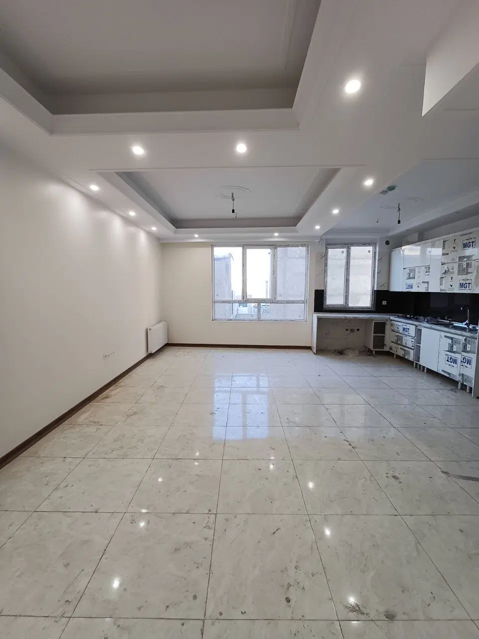 اپارتمان نوساز ۹۴متر عشرت اباد