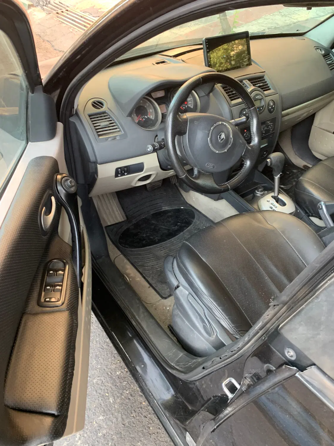 مگان 2000 اتومات